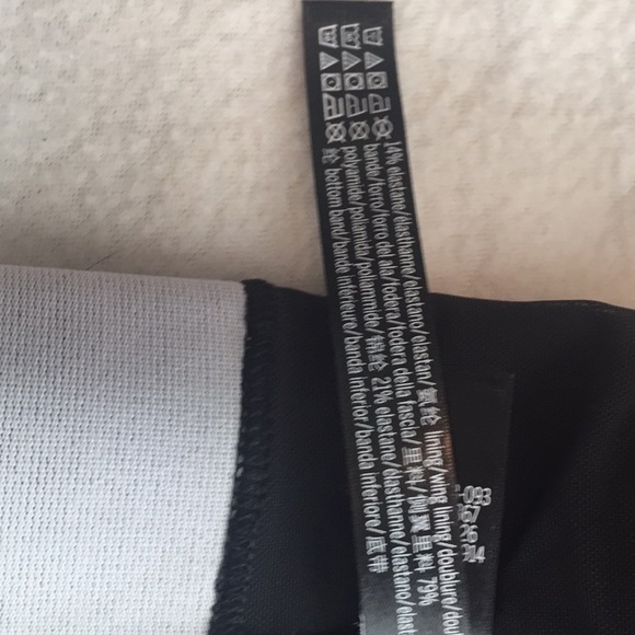 ✂️Black VS Sport original Sports Bra - Picture 8 of 8